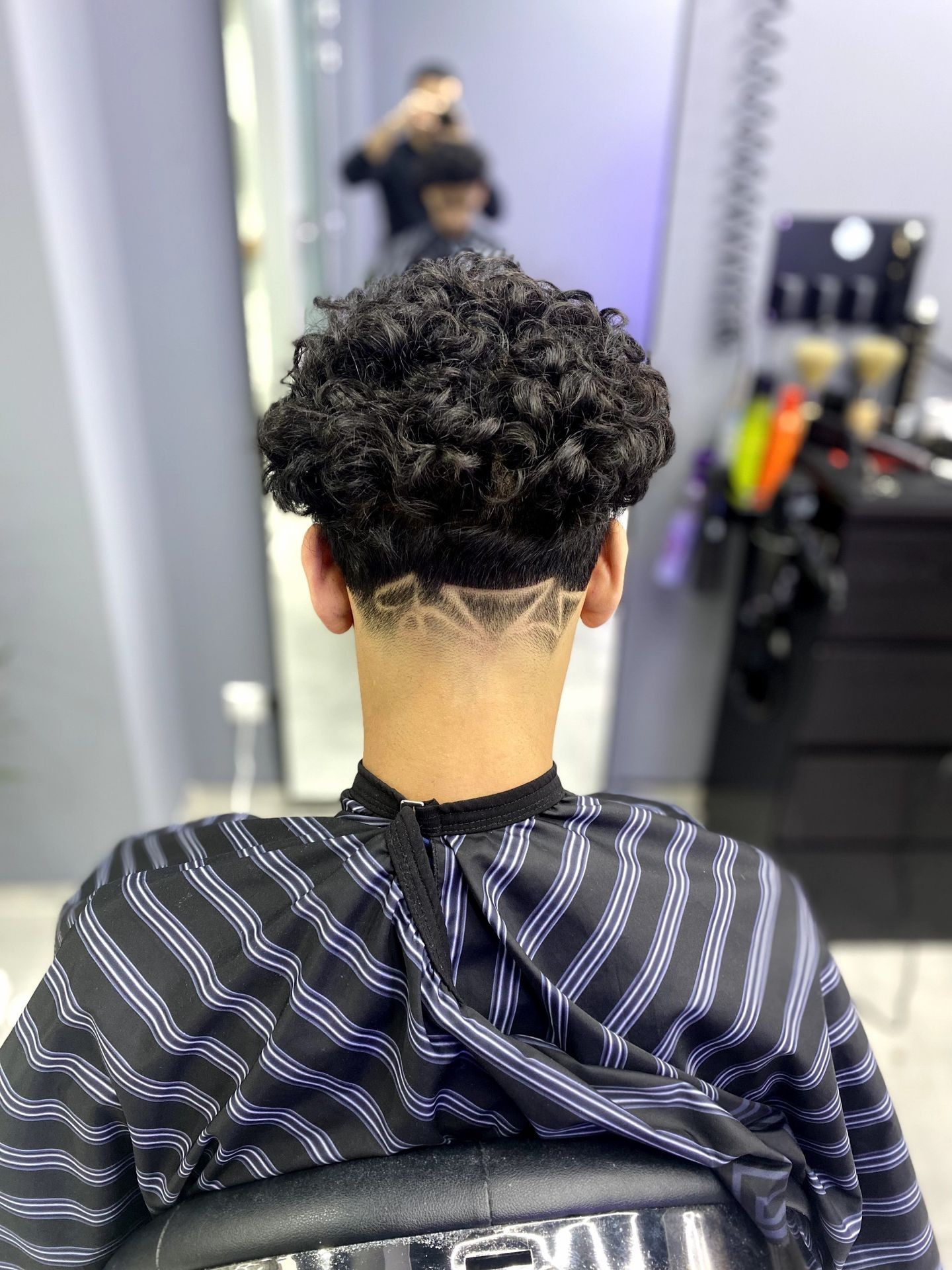 Barberkunst93 in Überlingen am Bodensee- Ihre beste Wahl für individuelles Haarstyling. Unsere Barbiermeister helfen Ihnen, den perfekten Look für jede Gelegenheit zu finden